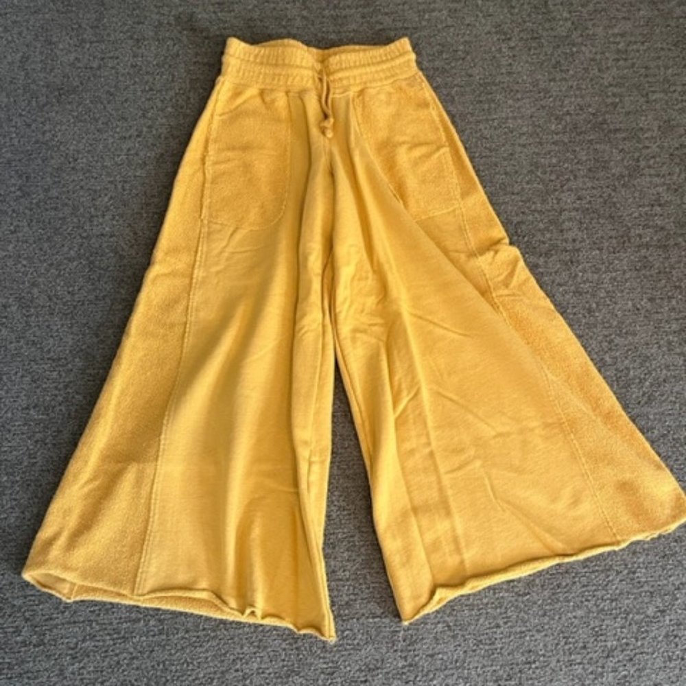 NWOT FREE PEOPLE "Upbeat" wide leg sweatpants - XS